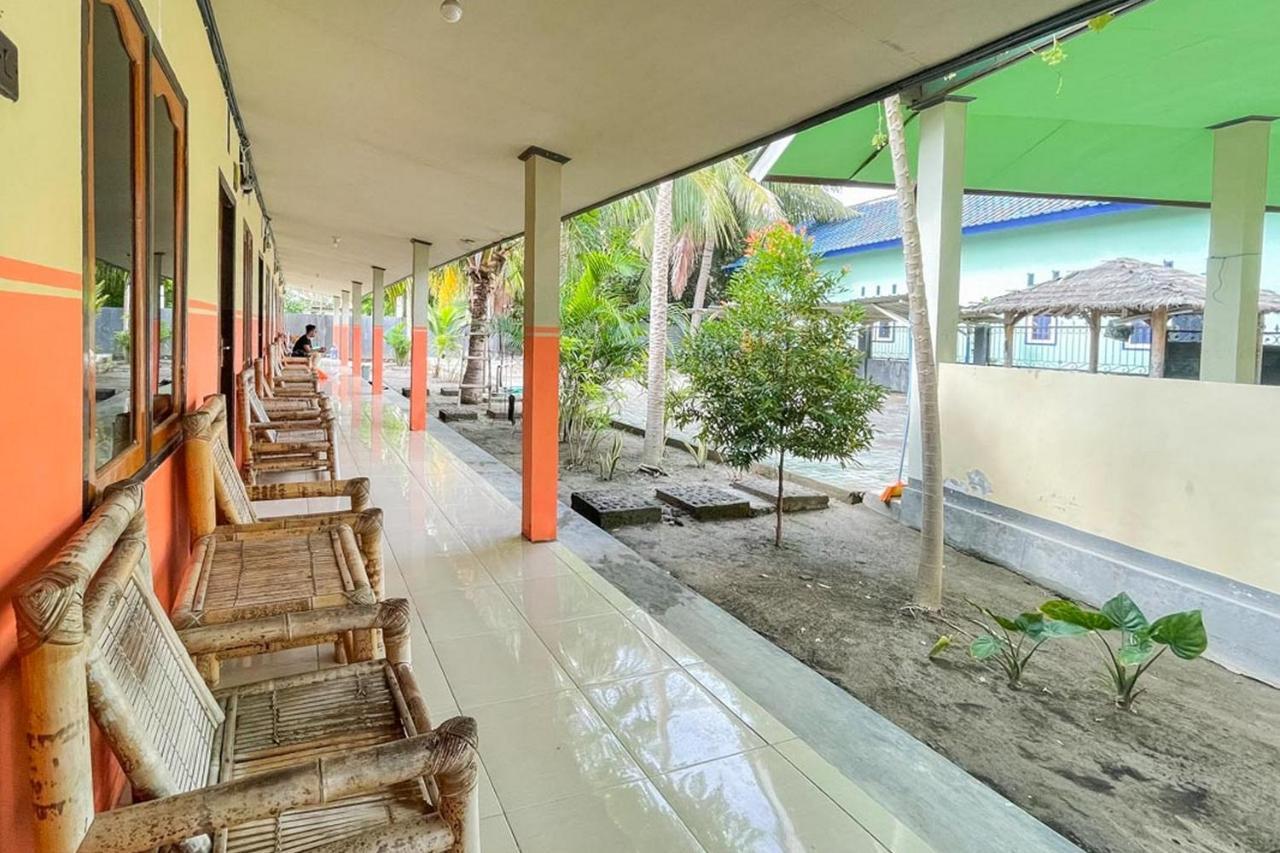 Ekas Beach Guesthouse Mitra Reddoorz エクステリア 写真