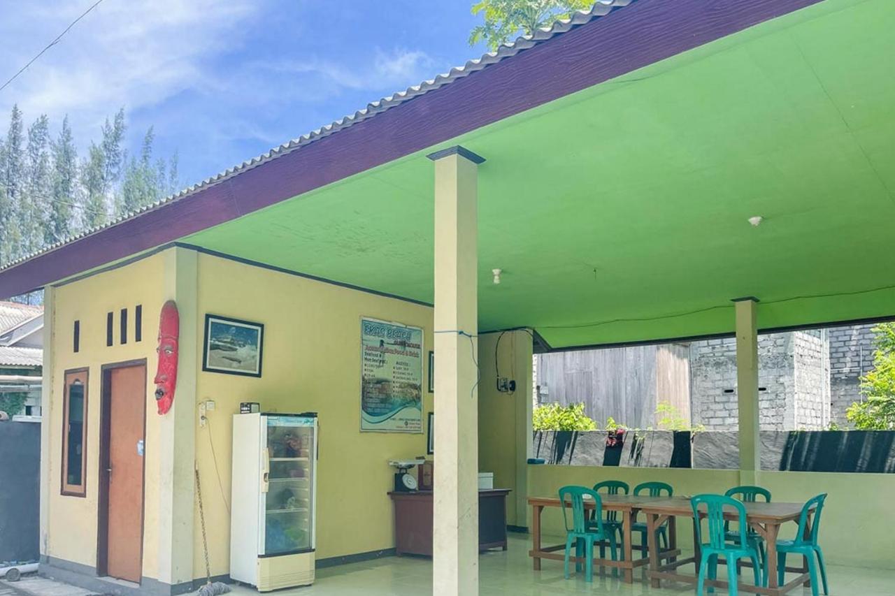 Ekas Beach Guesthouse Mitra Reddoorz エクステリア 写真