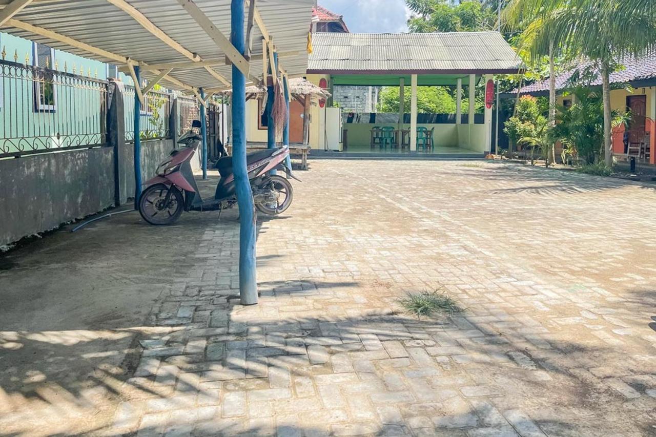Ekas Beach Guesthouse Mitra Reddoorz エクステリア 写真